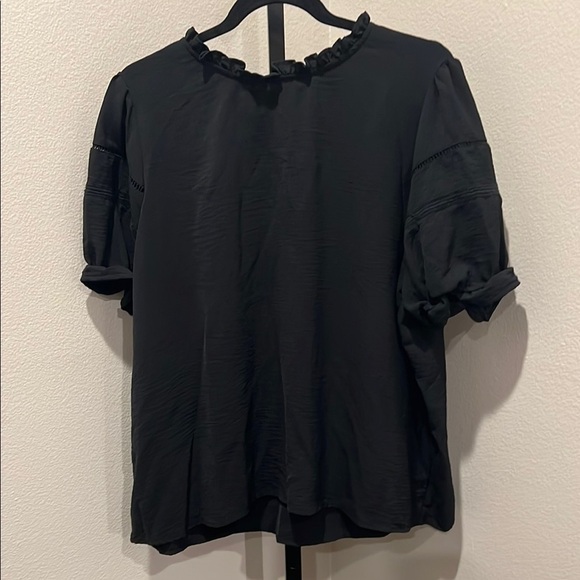 Gibson Black Boxy Ruffled Blouse - Picture 1 of 3